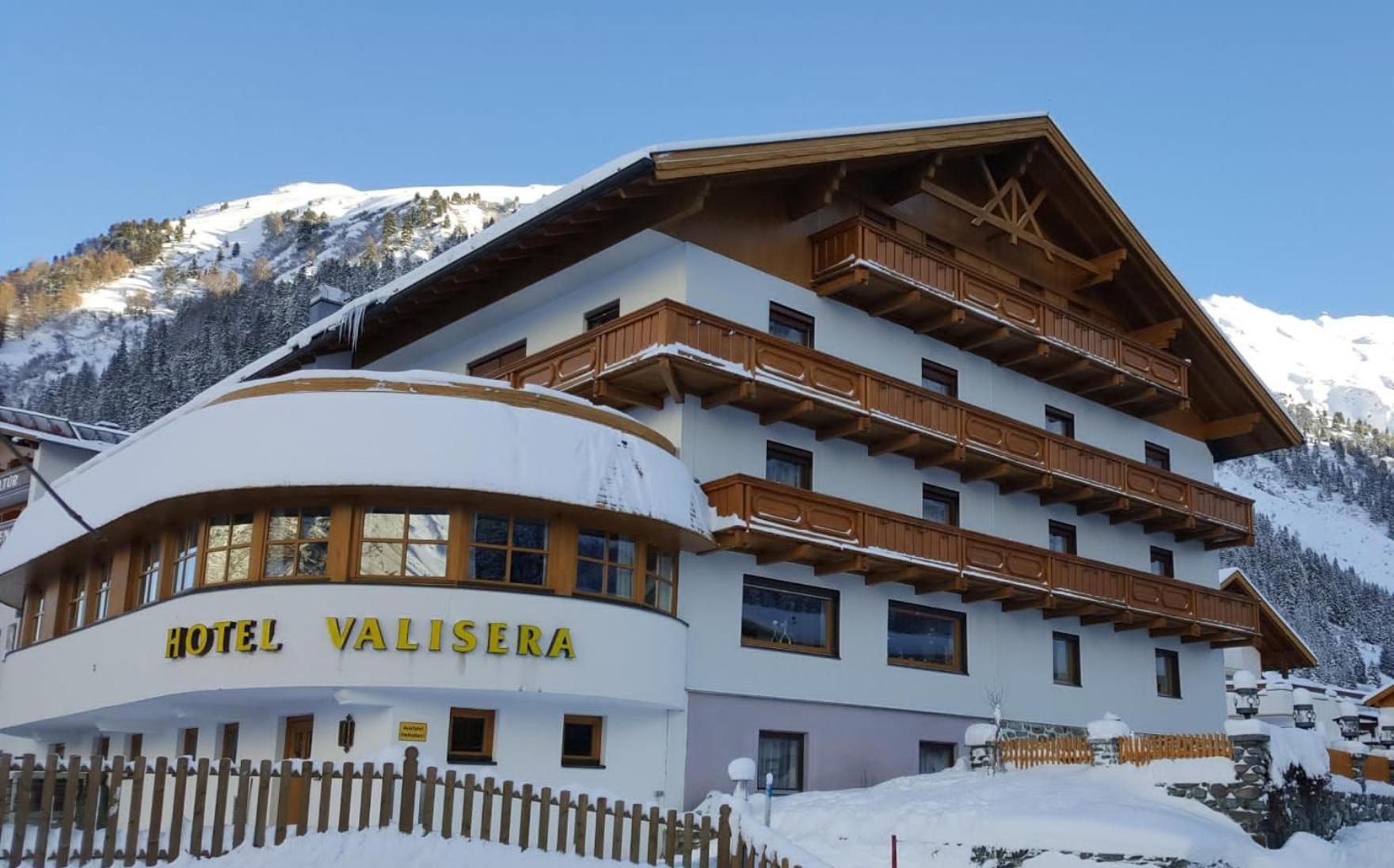 Hotel Valisera Galtuer Ngoại thất bức ảnh